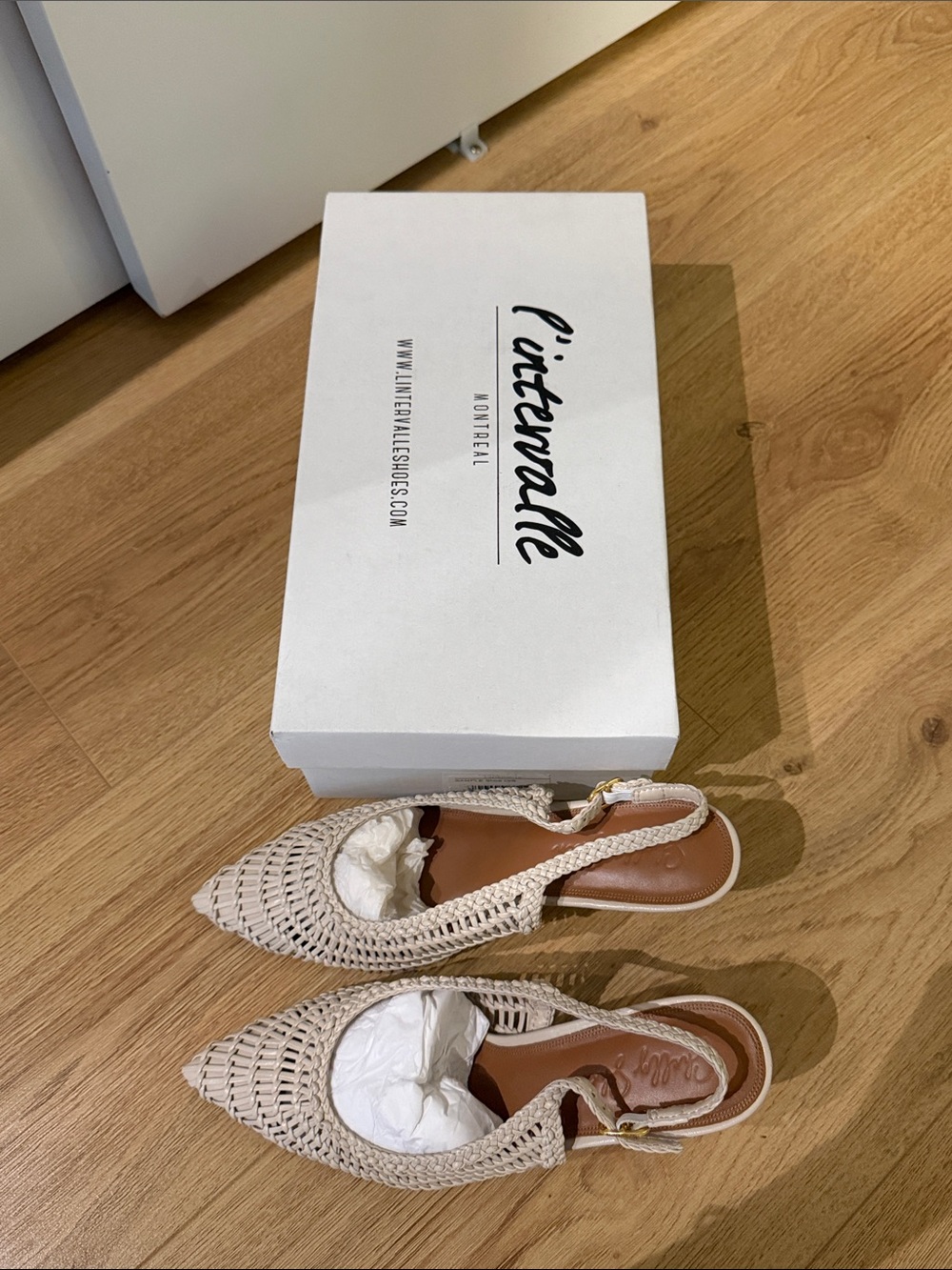 Woven Leather Slingback Pointed Heels in Light Beige - Picture 4 of 4
